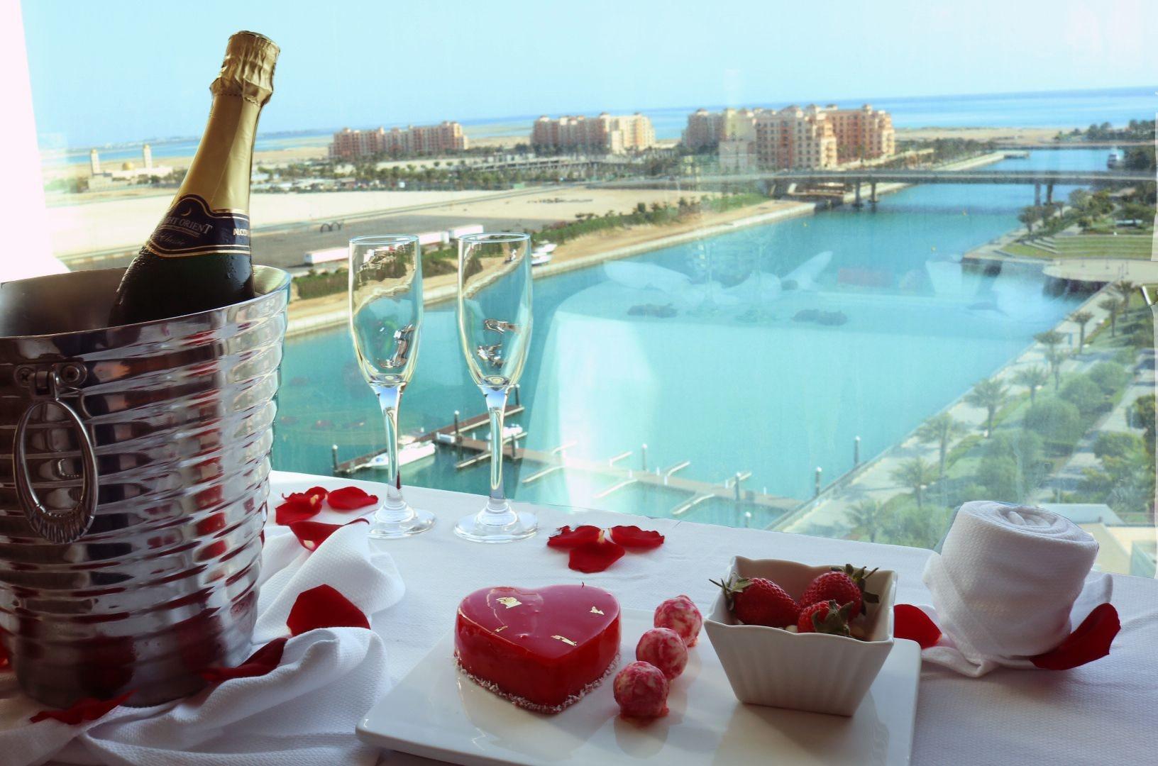Bay La Sun Hotel And Marina - Emaar King Abdullah Economic City Eksteriør bilde View of the lagoon