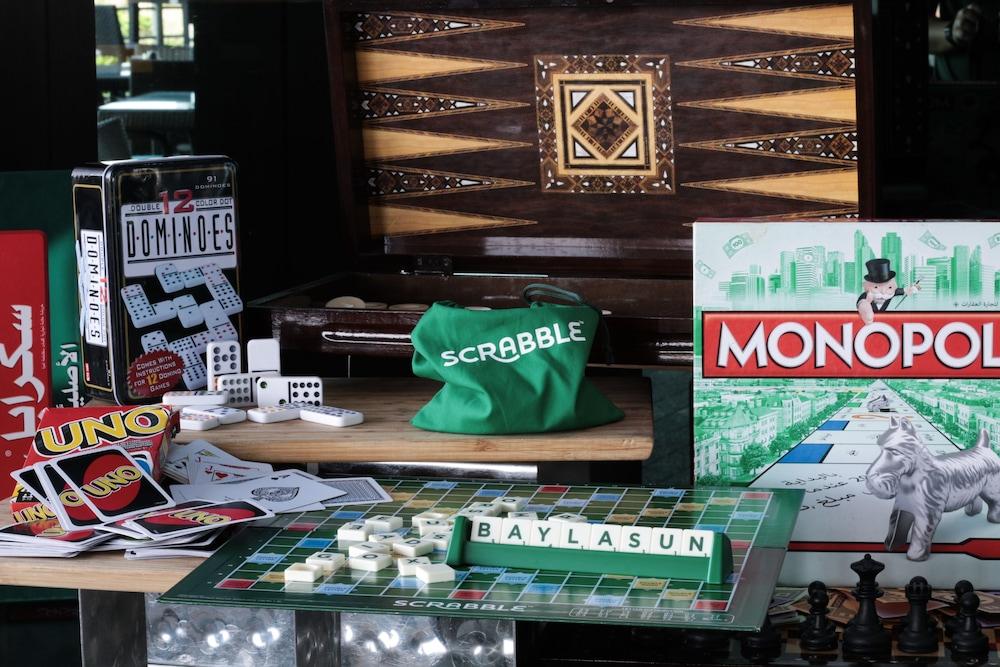 Bay La Sun Hotel And Marina - Emaar King Abdullah Economic City Eksteriør bilde A selection of board games