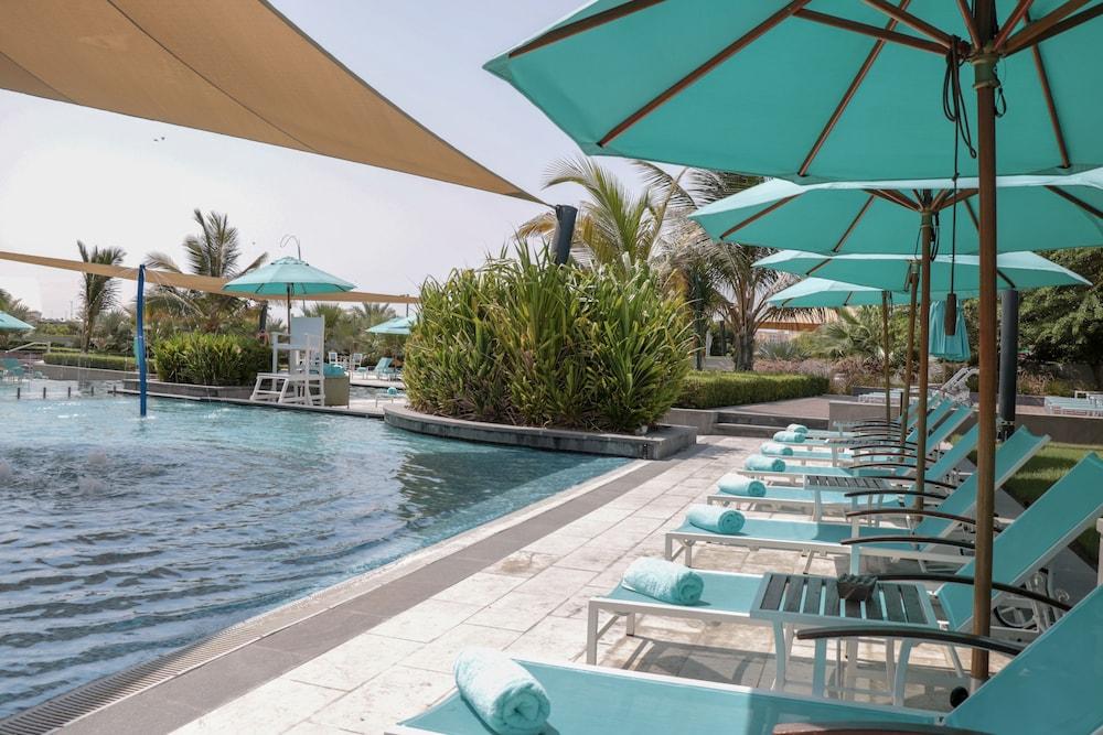 Bay La Sun Hotel And Marina - Emaar King Abdullah Economic City Eksteriør bilde The swimming pool at the resort