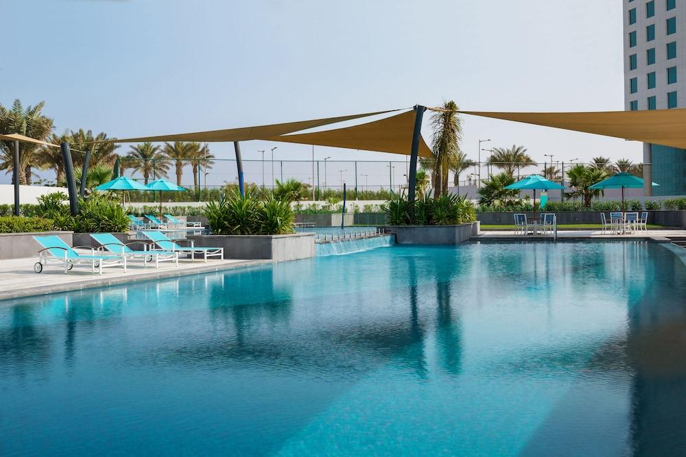 Bay La Sun Hotel And Marina - Emaar King Abdullah Economic City Eksteriør bilde The swimming pool at the hotel
