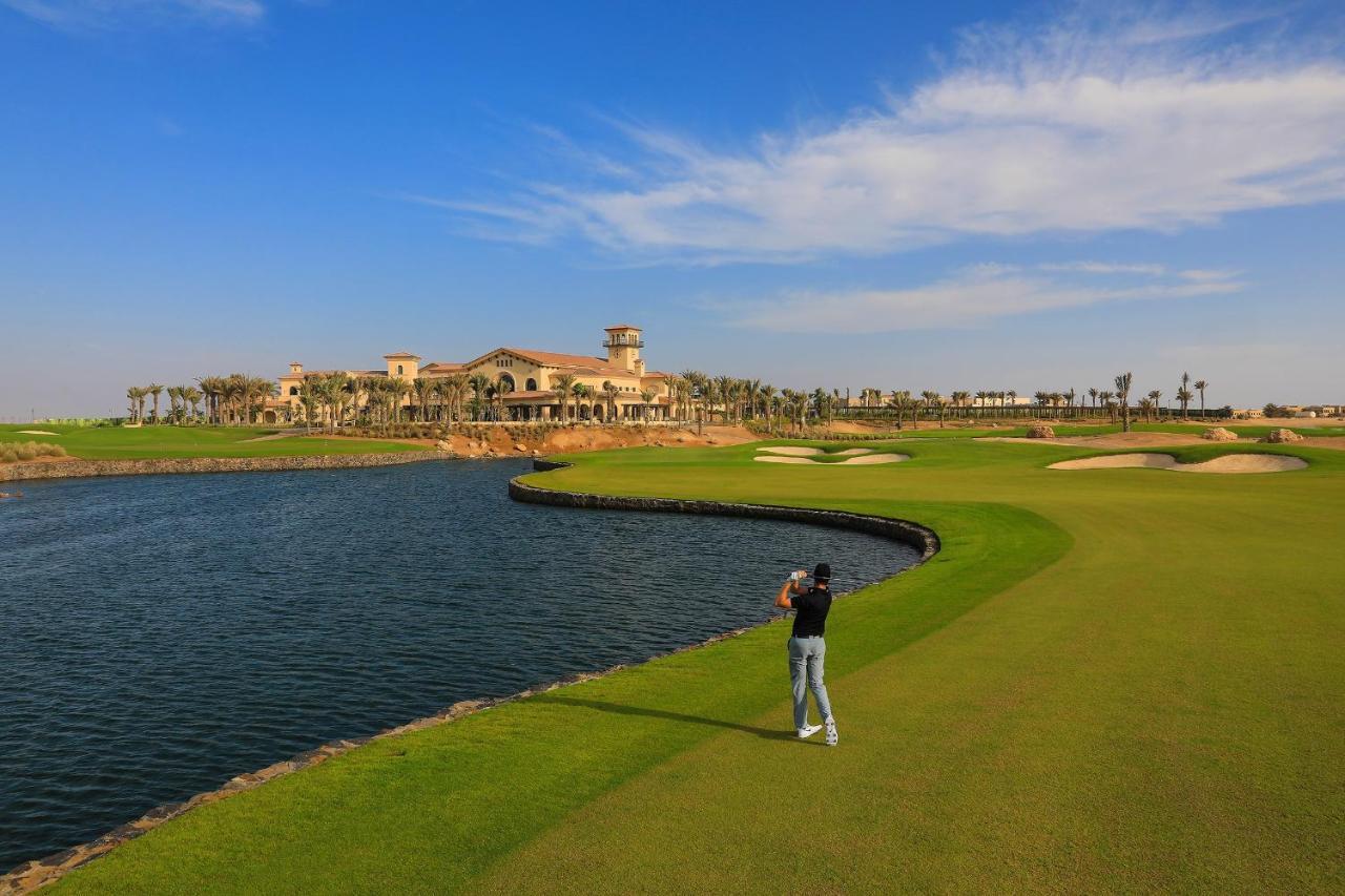 Bay La Sun Hotel And Marina - Emaar King Abdullah Economic City Eksteriør bilde Golf course at the Emirates Golf Club